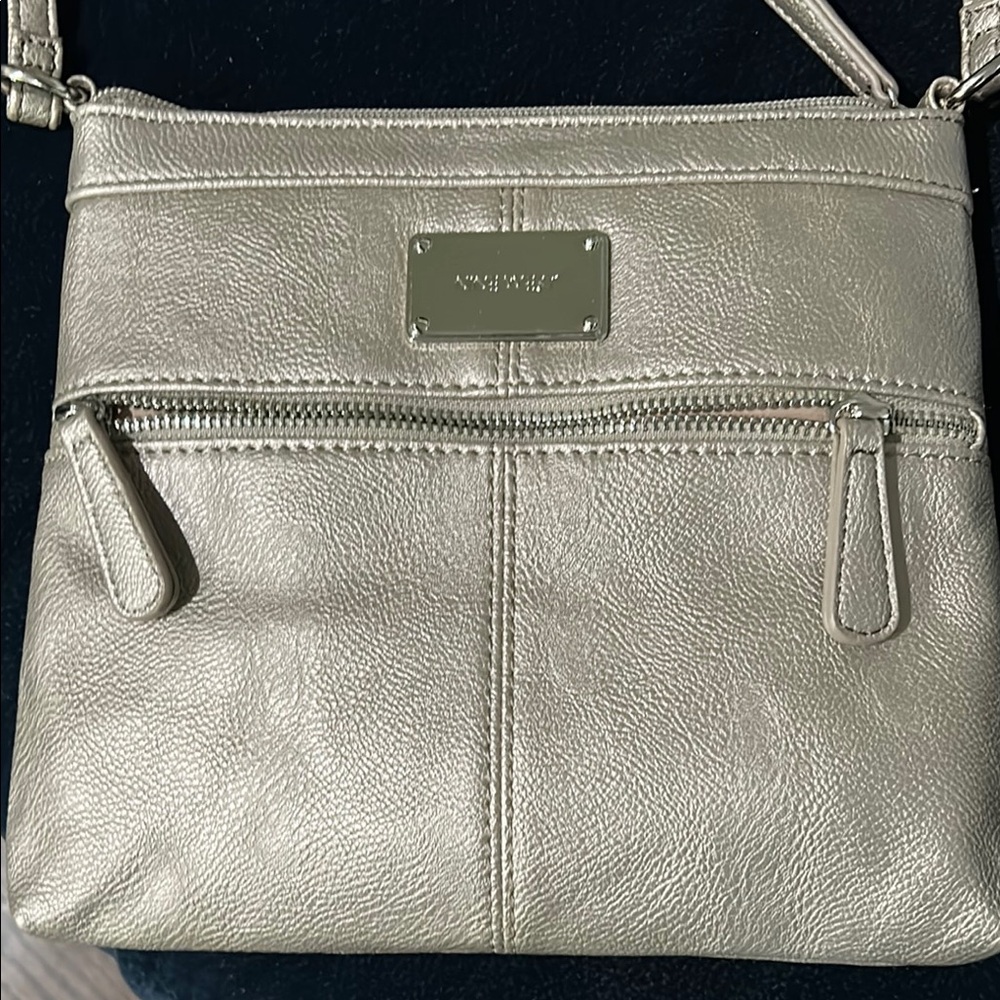 Nine West Silver Crossbody Bag with Sleek Design